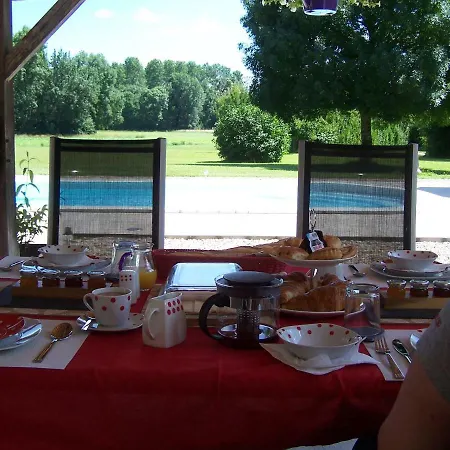 Chez Jousseaume D'hotes Et Gasthuis